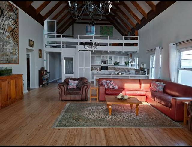 4 BEDROOM HOUSE FOR SALE IN DWARSKERSBOS